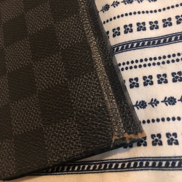 Louis Vuitton iPhone 6s Plus folio - Picture 2 of 7